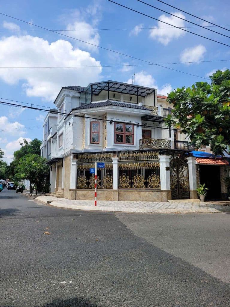 Biệt thự góc 2mt an sương 8x15m 3 tấm