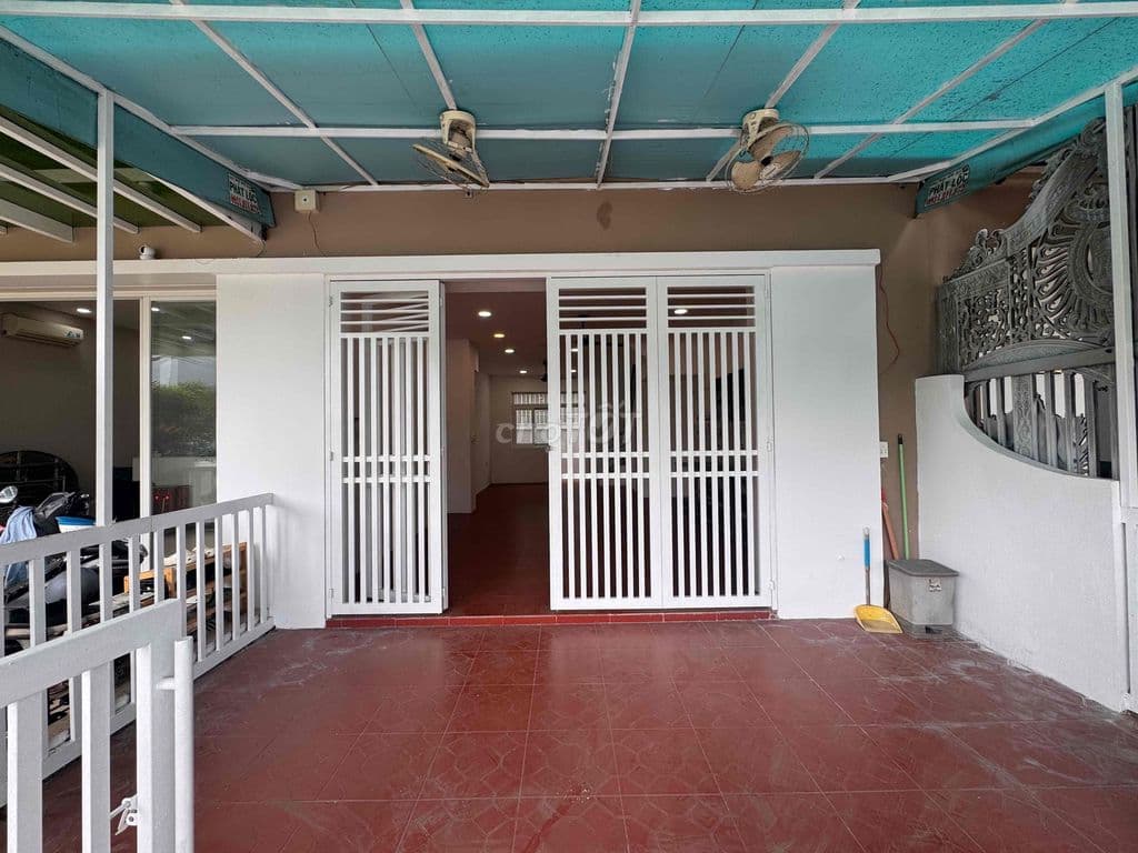 Chủ nhà giảm ngay 200 triệu bán nhanh căn shophouse Lovera Park