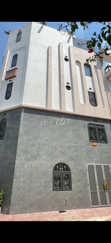 Căn góc 2 Mặt tiền 5.5x10m khu phân lô 7m Đường liên khu 45