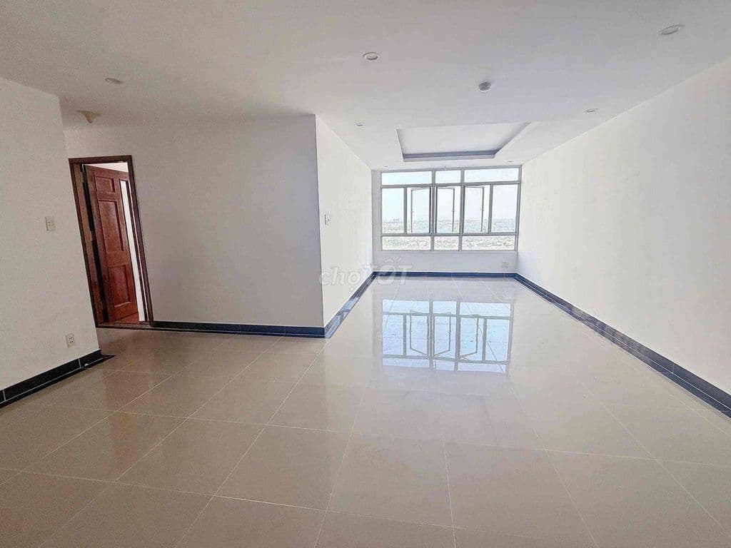 Giá rẻ bán gấp căn hộ Giai Việt 115m2 2Phòng tặng Nội Thất 5Tỷ2 có sổ