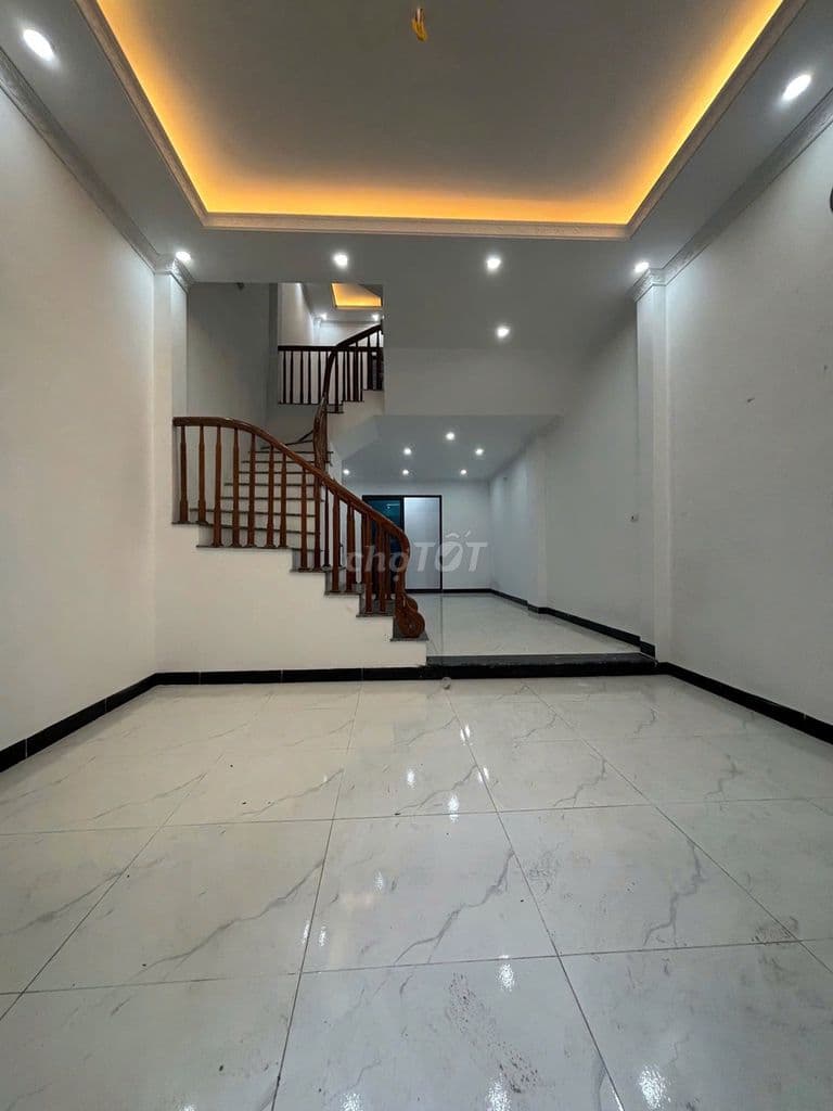 4.5 tỷ ô tô đỗ cửa Tả Thanh Oai Thanh Trì Vài bước chân ra phố