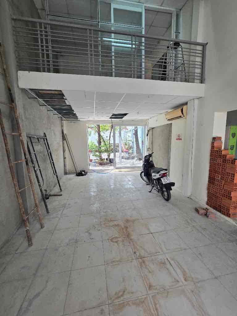 Bán nhà sát Tân Sơn Nhì, Tân Phú, 40m2, ngang 6m, đang sửa mới, giá 4. - Ảnh 2