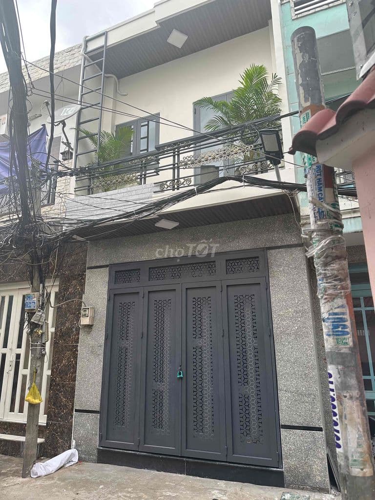 trung tâm Q7 . gần 5 trường đại học lớn đẹp leng keng. 30m .3,9x8