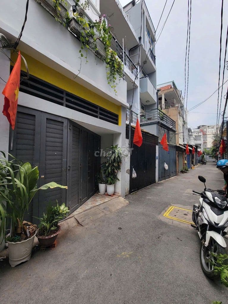 6.5 tỷ 50m² 3 Tầng Hẻm Ôtô Tải Giáp Bình Thạnh(Sổ Vuông A4)