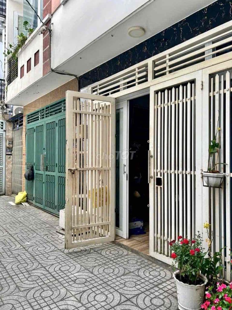 Nhà hẽm ba gác , cách đuòng Phan đăng lưu 50m - Ảnh 3