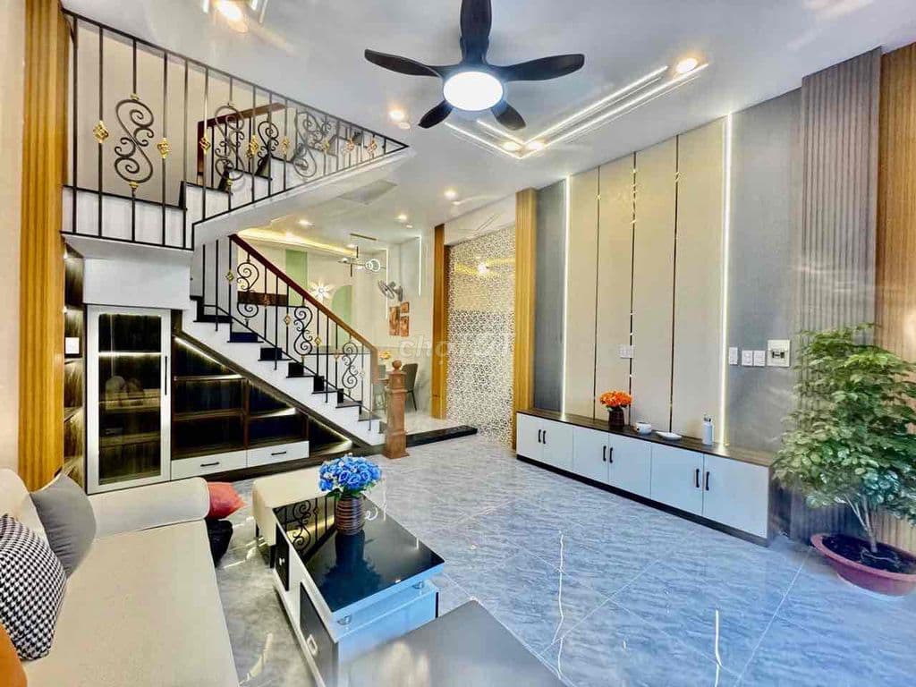 NHÀ 3 TẦNG MỚI XÂY GẦN TRƯỜNG NGUYỄN TRUNG TRỰC - GIÁ : 6 ty68 - Ảnh 2