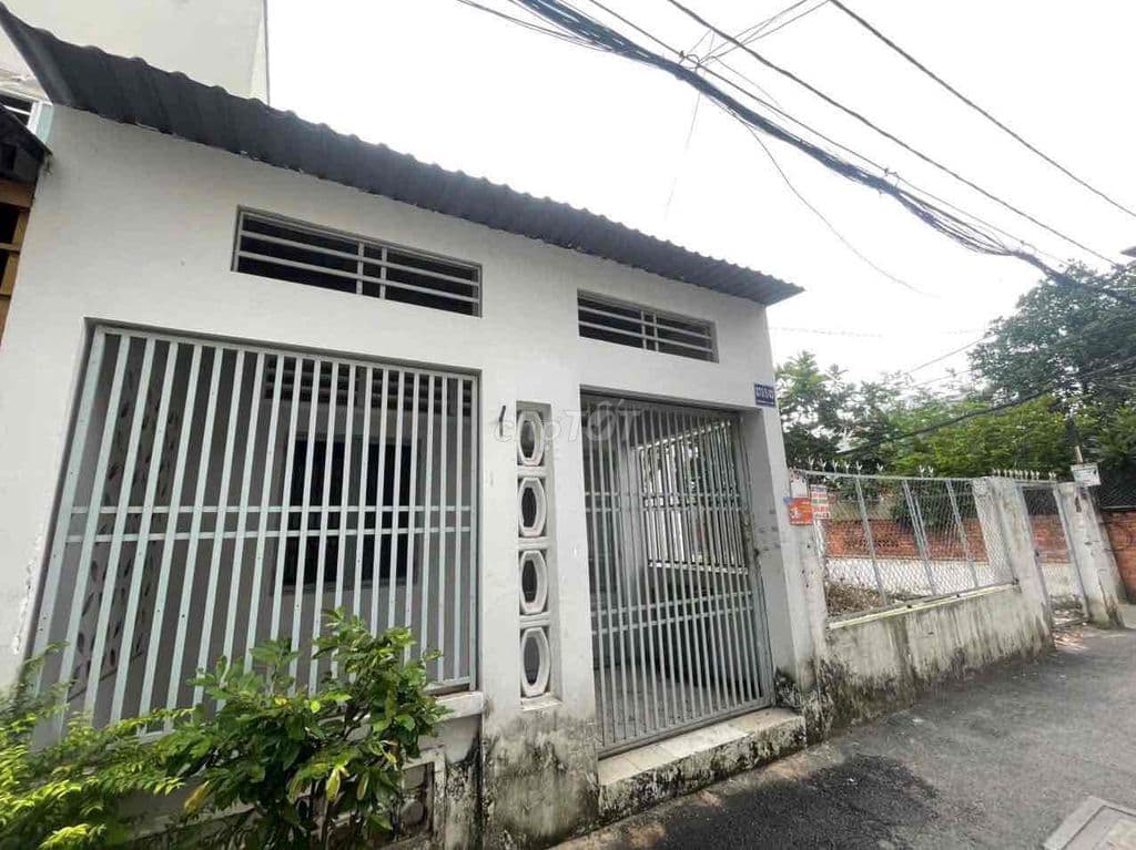 BÁN ĐẤT TẶNG NHÀ CẤP 4 - DT: 53.7m2 ) - HẺM 3 GÁC -NGUYỄN OANH, GÒ VÂP