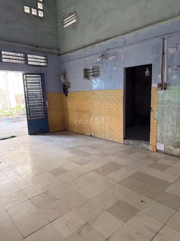 Bán nhà nát đường Nam Hoà Phước Long Quận 9 Dt 74m giá 4,950tt - Ảnh 3