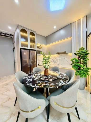 Bán nhà HXH 8m Nguyễn Thiện Thuật, P1, Q3