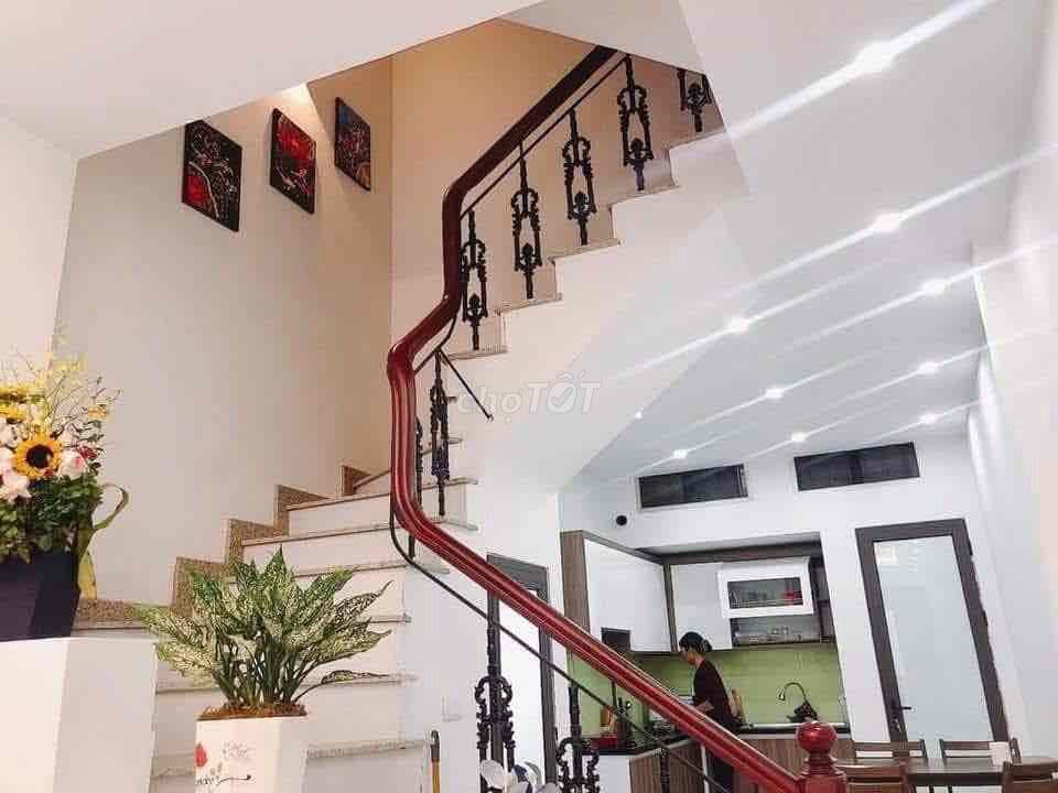 Bán nhà Thịnh Liệt ô tô đỗ cửa , ngõ thông , lô góc 5 tầng 3 ngủ ,ở su - Ảnh 3