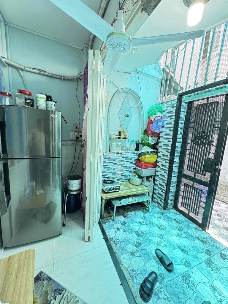 GIÁ 1TỶ8 - BÁN NHÀ - QUẬN 4 – ĐƯỜNG BẾN VÂN ĐỒN - DT 31 M2 (3.1 x 10m - Ảnh 2