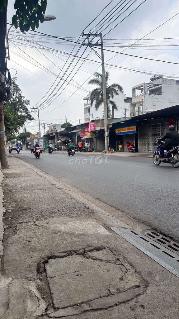 Bán nhà ,Đường Phan Văn hớn , Bà Điểm HM , Ngang 5M - 260M2,Giá 16.9Tỷ