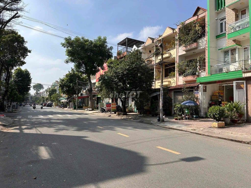 Nhà mặt tiền kinh doanh sầm uất Tên Lửa 4,5x20m 3,5 tấm 13,3 tỷ