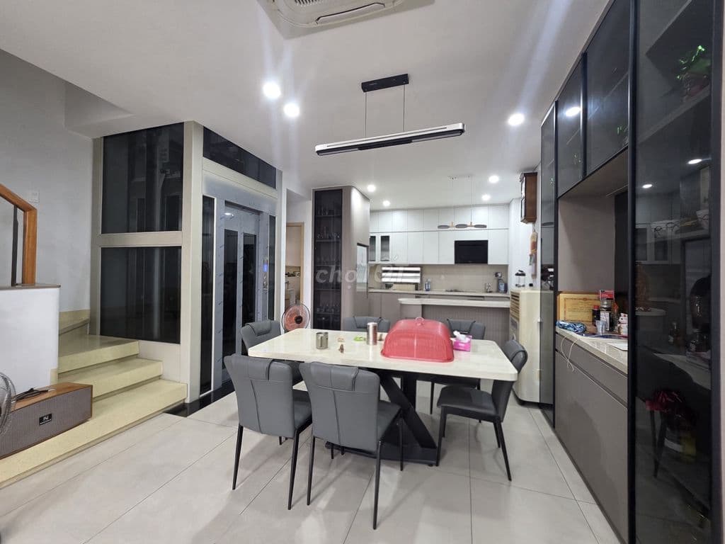 Nhà mới xây full nội thất cao cấp hẻm xe hơi đậu trong nhà - Ảnh 2