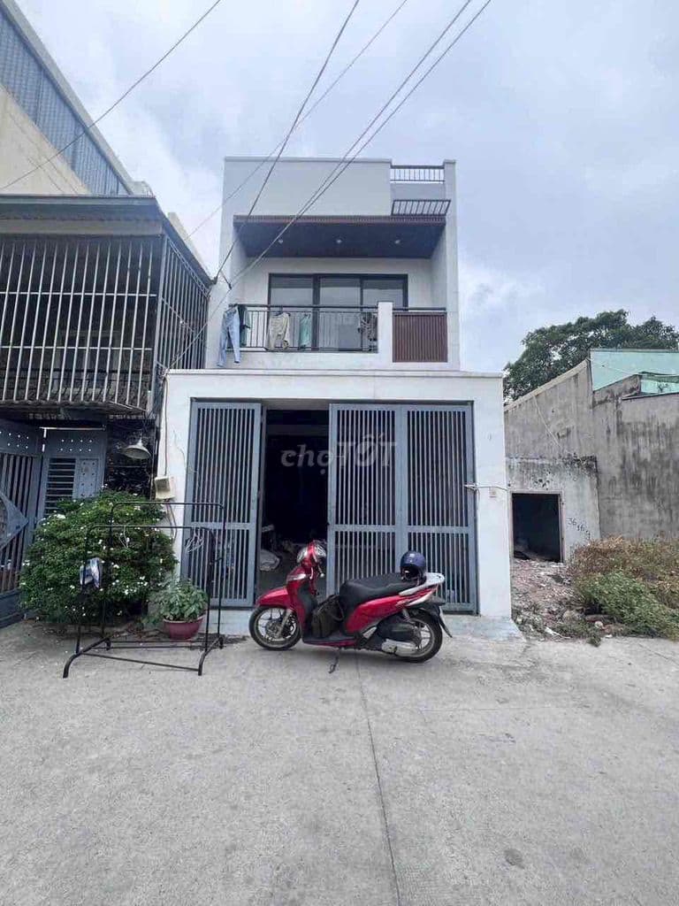 nhà lầu phạm văn đồng. linh đông. hẻm xe tải. đỗ ngày đêm. nhà mới