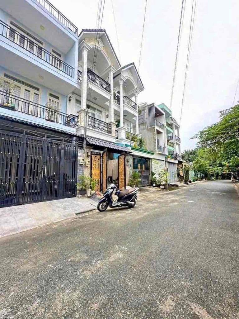 BÁN NHÀ 3 TẦNG HẺM 47 — Trường Lưu - Cạnh VĐ3