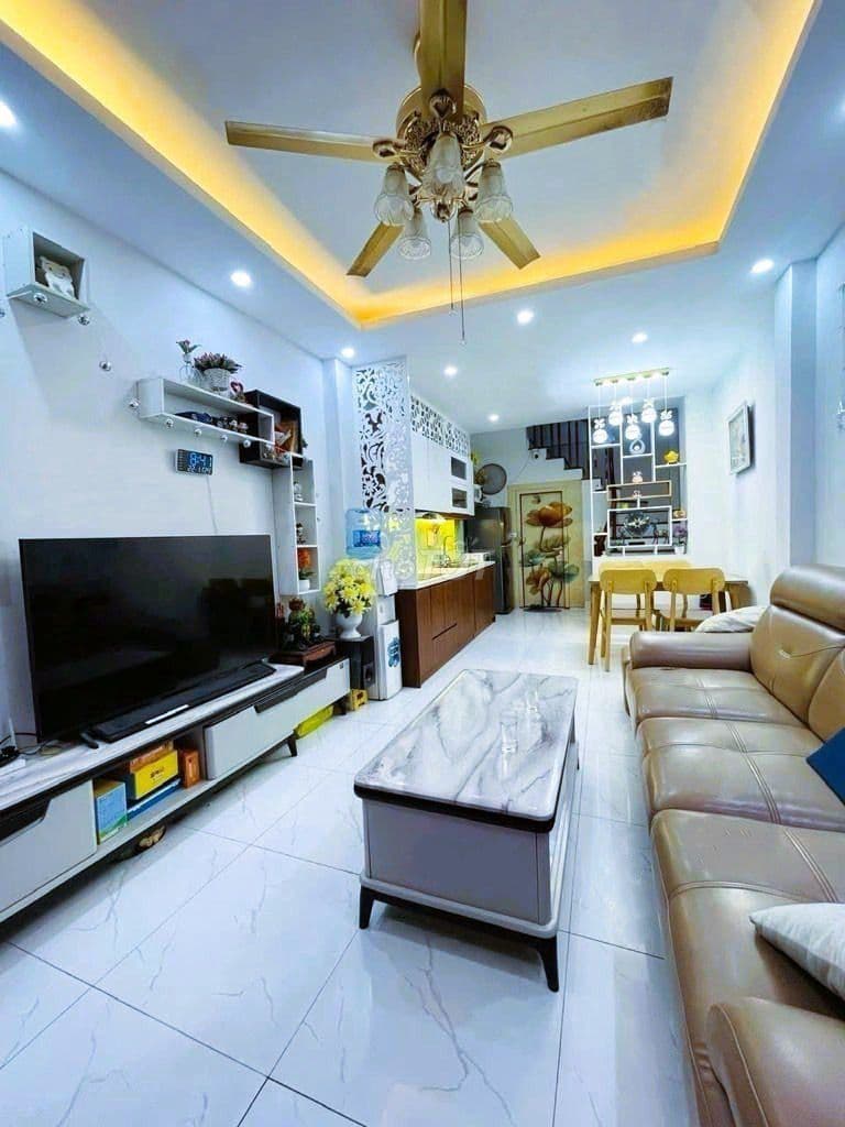 Bán nhà Cổ Nhuế, Bắc Từ Liêm, Nội thất đẹp, ô tô gần, 32m2 - 7 tỷ