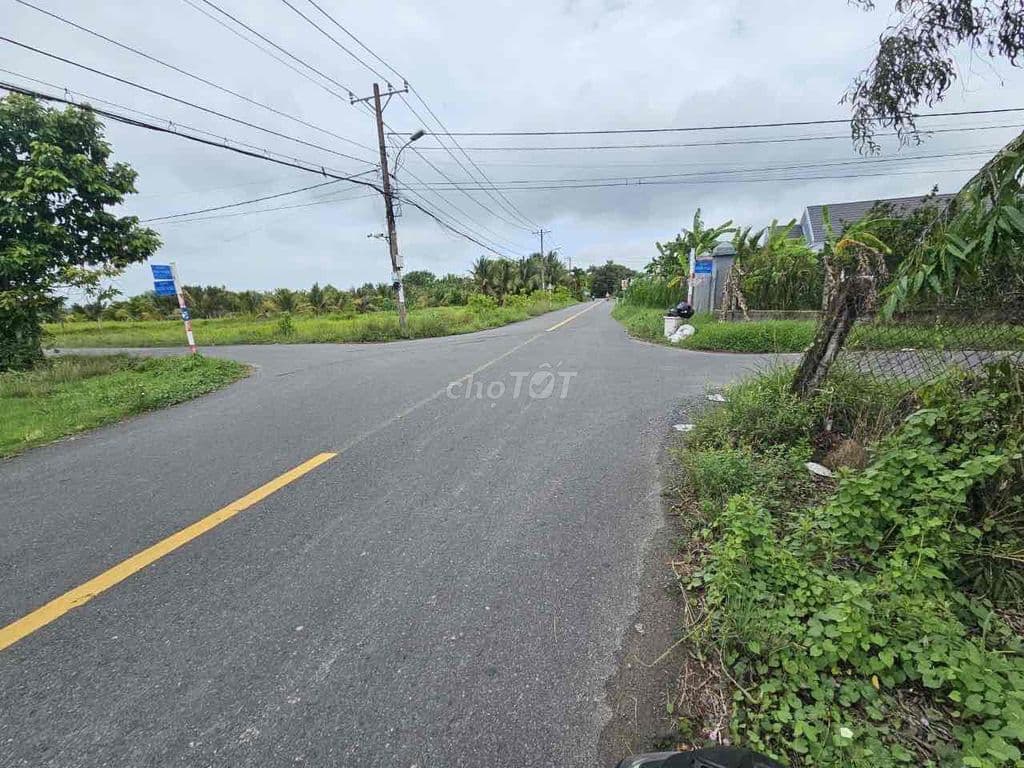 647m2(16x40) ngay VLXD Lộc Phát, mặt tiền 390, đúng giá 1 tỷ 9.