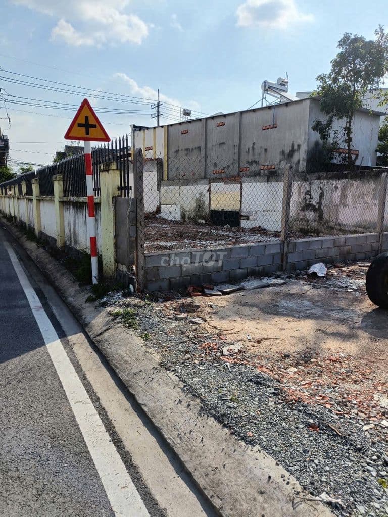 Cần bán gấp đất ful thổ kế bên trường học và công viên.giá siêu tốt