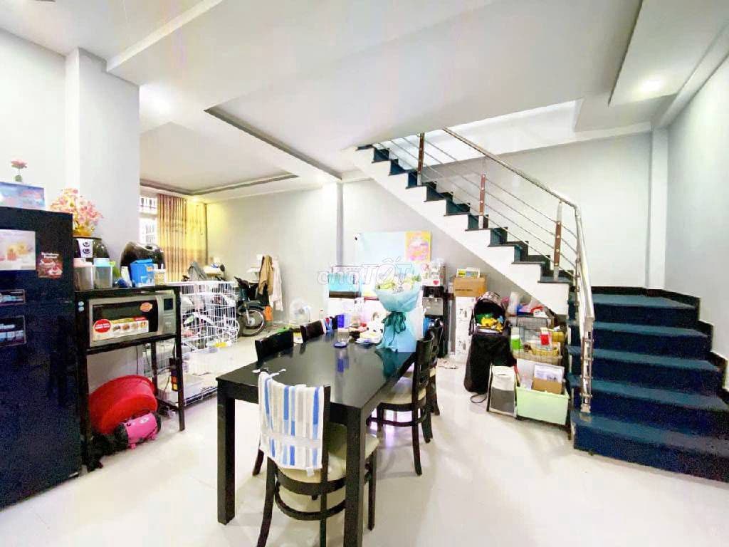 NGAY CHỢ PHẠM VĂN BẠCH 44 M2 3 tỷ HƠN 3 PHÒNG CẠNH HẺM OTO