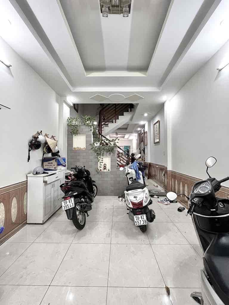 VIP 50m2 -8.2 tỷ về 7.45 Tỷ nhà HXH Hoàng Hoa Thám - Ảnh 2