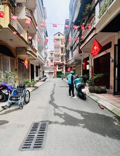 bán nhà 5 tầng Cầu Giấy 11 tỷ
