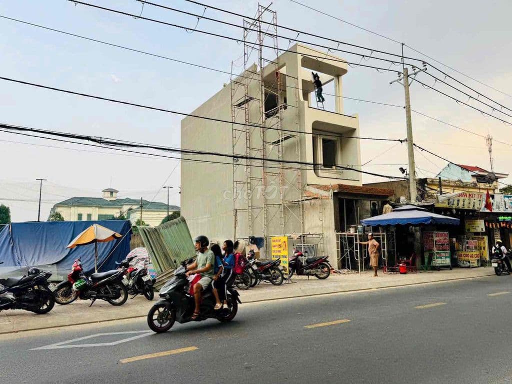 NGAY GIỮA LÒNG THỊ TRẤN CỦ CHI CHỈ 490tr LÀM CHỦ LÔ MẶT TIỀN ĐẸP - Ảnh 3