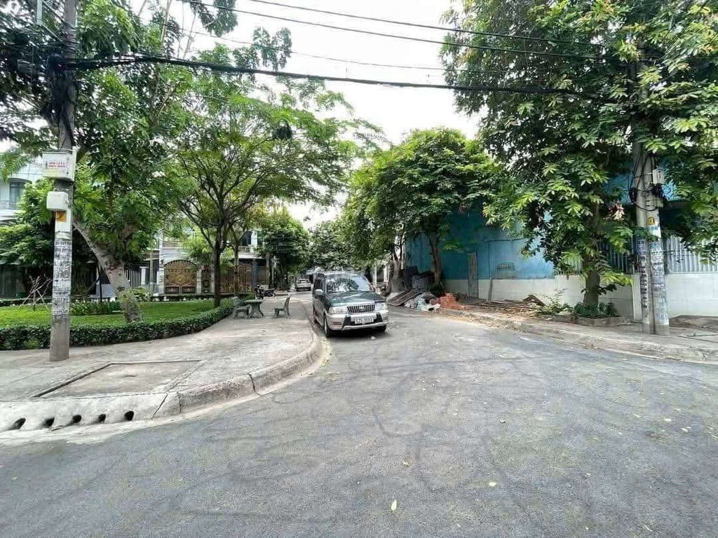 Bán đất có nhà 14,7m x 19m. View Công viên 2MT hẻm 12m Đường TCH08 - Ảnh 3