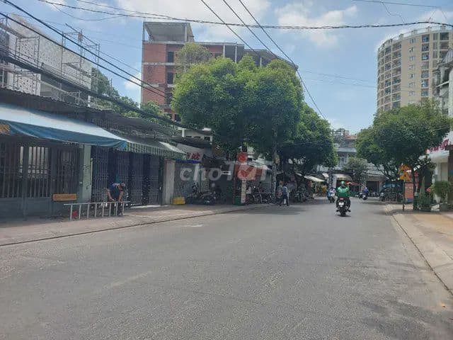 Bán nhà MT đường 18m Q.tân bình 1 trệt 4 lầu DT 90m2 nhà ga metro số 2