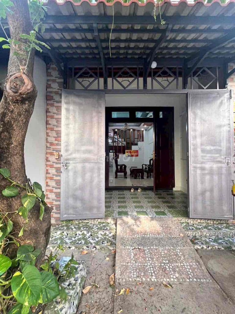 Dt 4 x 22,5m, nhà 2 lầu, sân thượng. Hẻm đường Thống Nhất, kế Lotermar - Ảnh 2