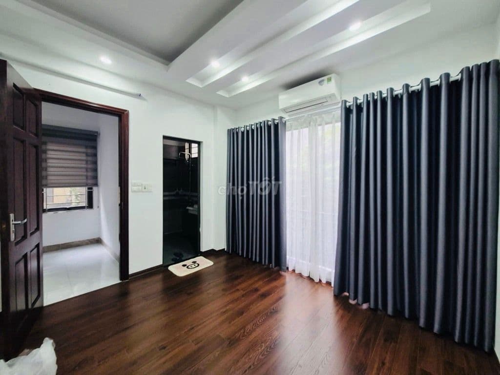 LÔ GÓC - OTO CHẠY VÒNG QUANH - NHÀ ĐẸP VỪA Ở VỪA KINH DOANH.