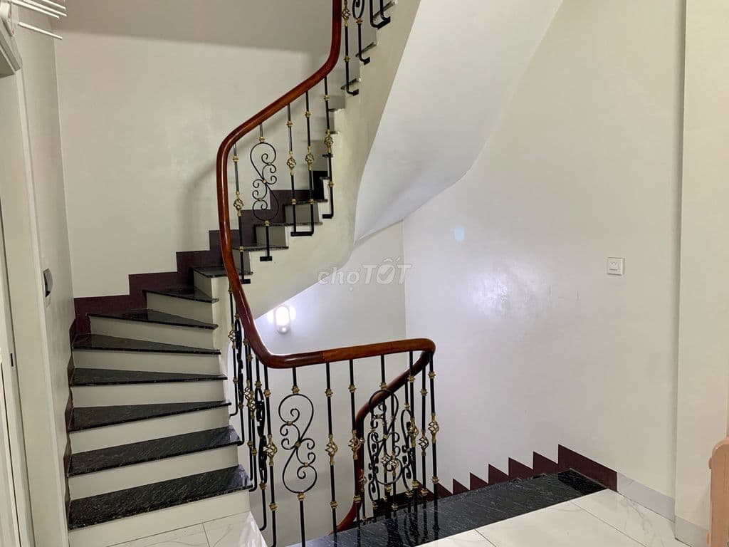 BÁN GẤP NHÀ VỊ TRÍ ĐẮC ĐỊA - Ô TÔ ĐỖ CỬA . GIÁ 1X TỶ(Có thương lượng) - Ảnh 3