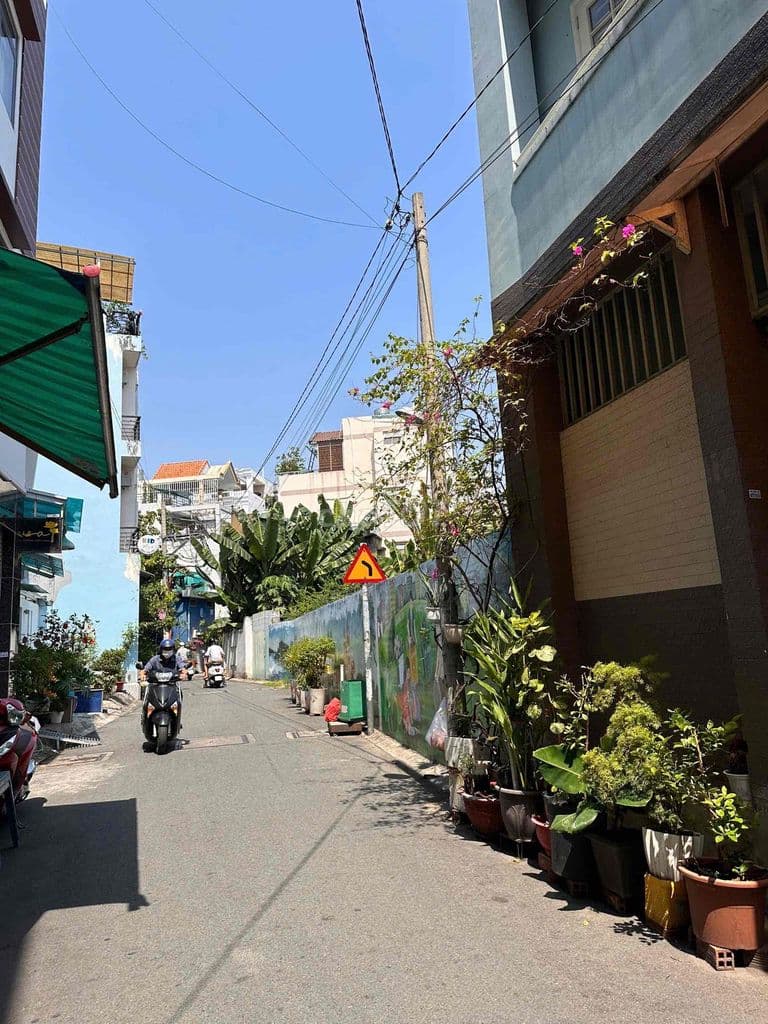 Hẻm xe tải Đoàn Thị Điểm 8 x 8m 4 lầu 12 phòng 10.1 tỷ - Ảnh 2