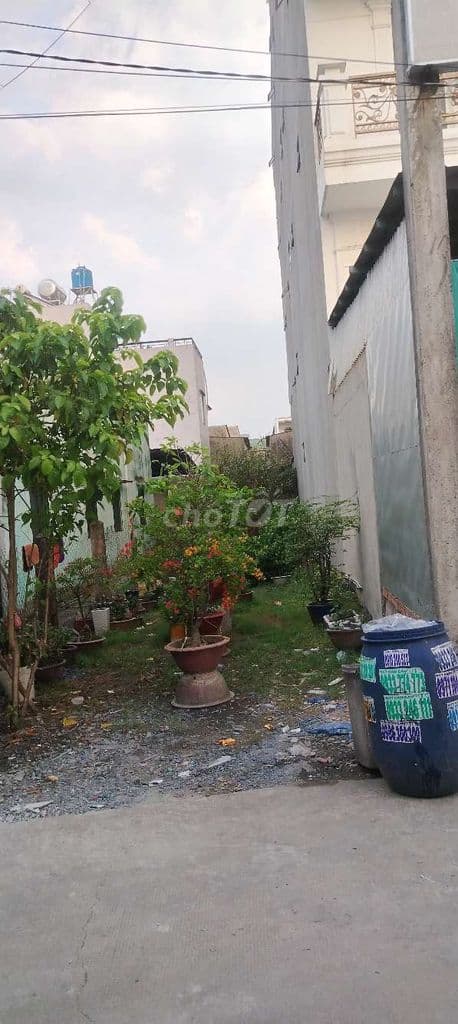 GẤP BÁN CHỈ 4,4 TỶ- LÔ ĐẤT MẶT TIỀN VÕ VĂN VÂN - DT. 4 X 36 (141M2)