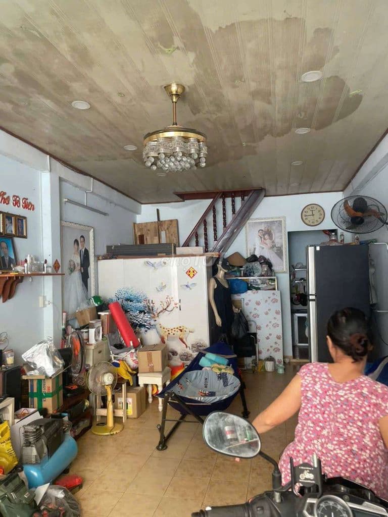 Cần bán gấp nhà P TTN Q12..DT 4x10 1 trệt 1 lầu 2 PN 2WS