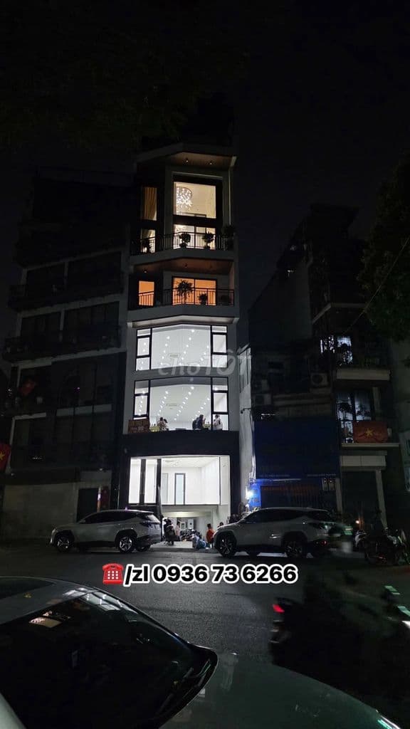 Toà nhà 80m2 giáp phố Huế, Hai Bà Trưng, Hà Nội