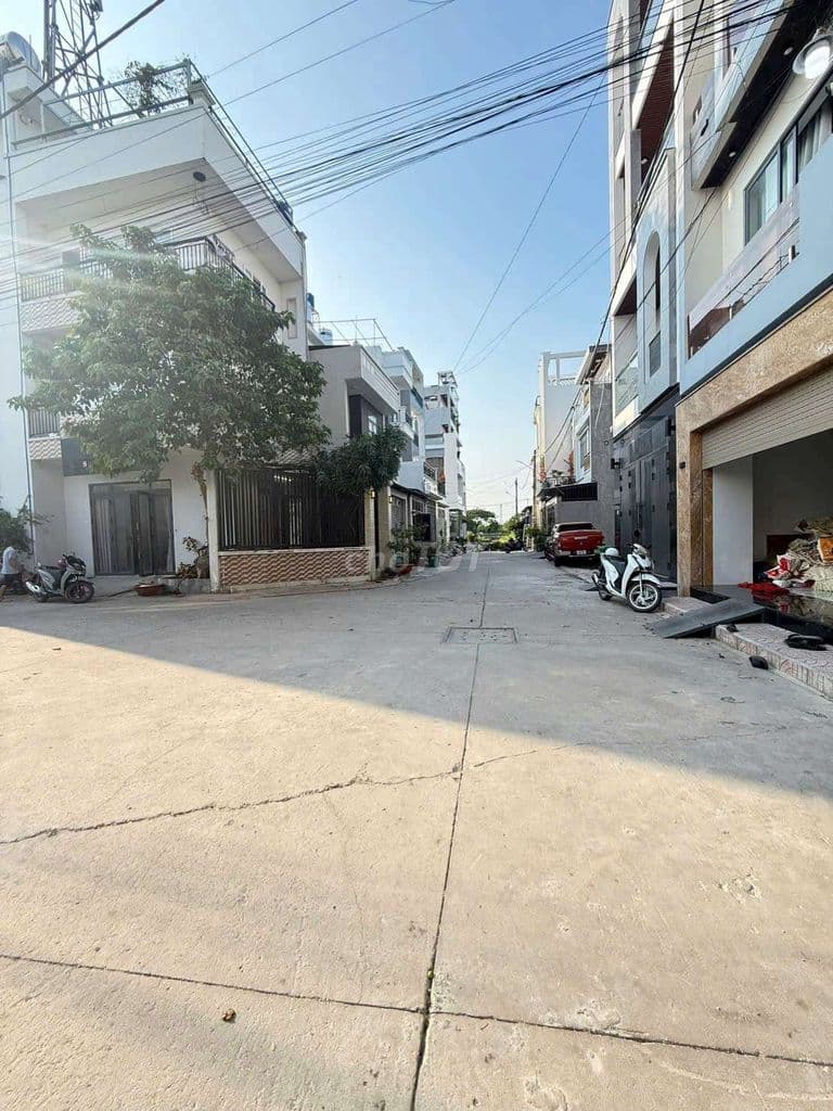 Nhà phố 3 lầu góc 2 mặt tiền thạnh Xuân 25. 5,5*16m. giá 6tỷ850 - Ảnh 3