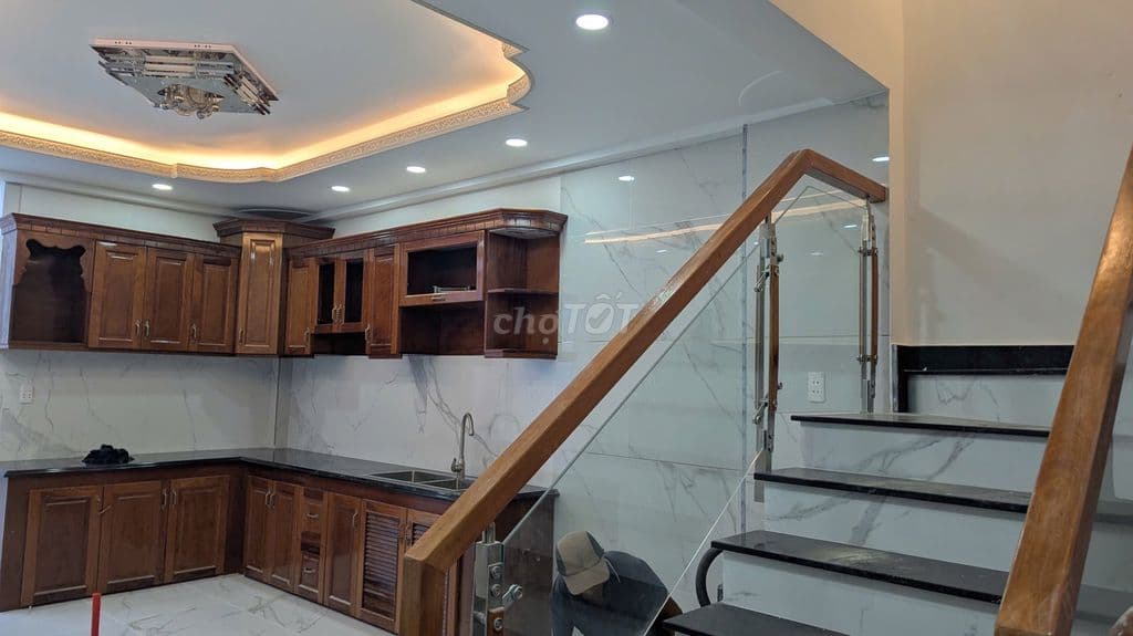 Nhà phố quận 8 ven sông,giá chỉ 6,5 tỷ, nhà 1 trệt, 1 lửng, 2 lầu