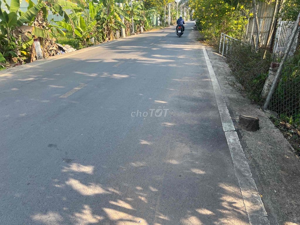 chính chủ gửi lo đất hai mặt tiền (6300) gia 6/5 tr m con thương lượng - Ảnh 2