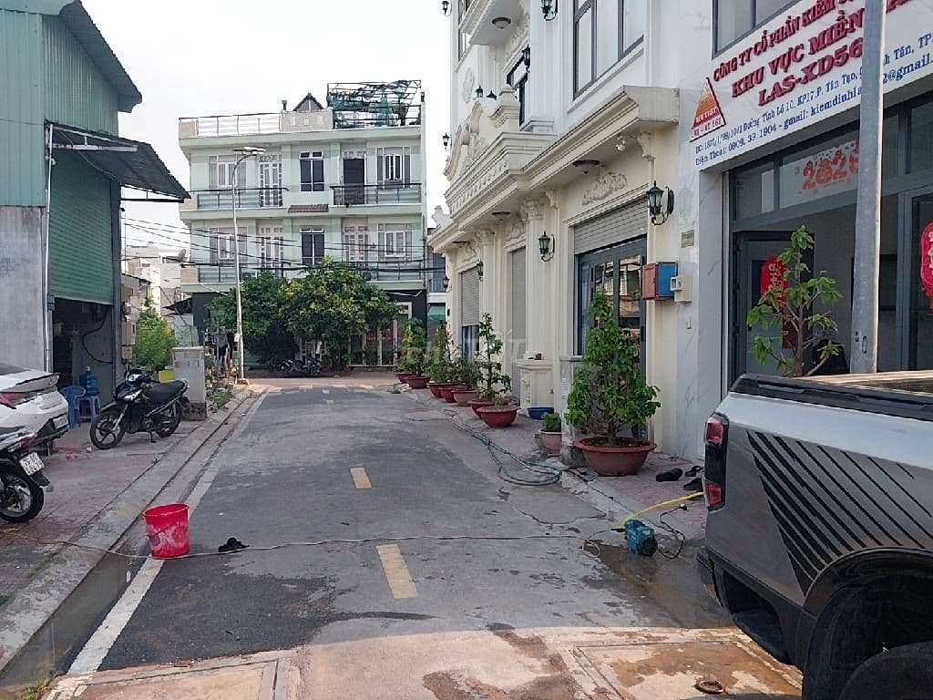 ĐẤT XÂY 5 TẦNG - 50tr/m2 - xe Oto Tránh - Khu phân lô đồng bộ