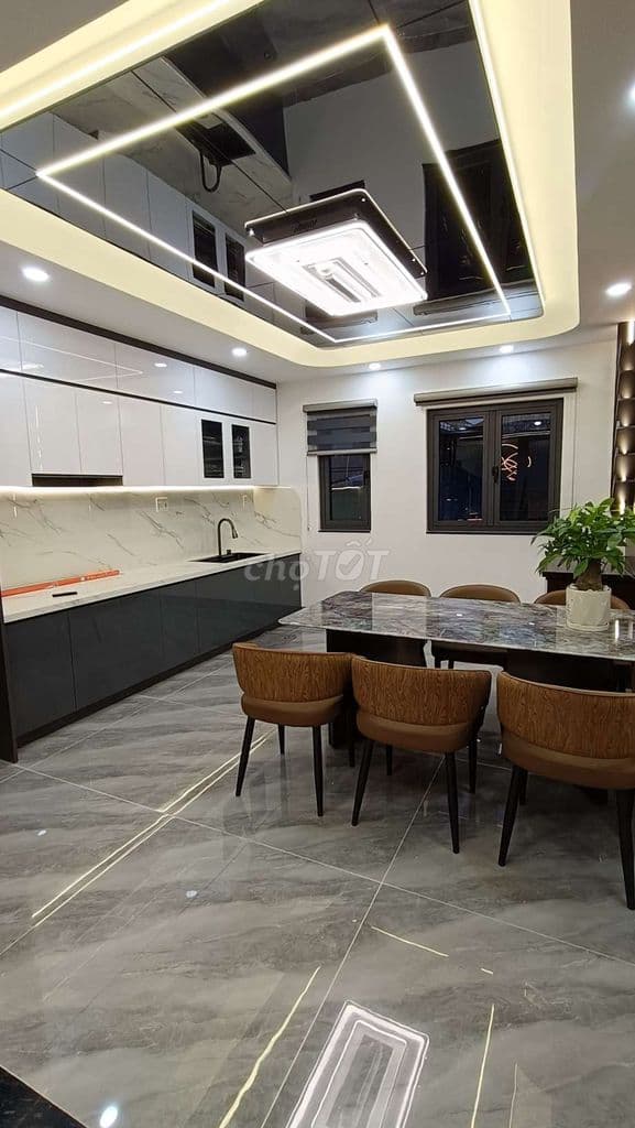 Nhà HXH thông HL2, 4X15M, LỬNG 3 LẦU, 5P, 6VS, GẦN 4 XÃ - Ảnh 2