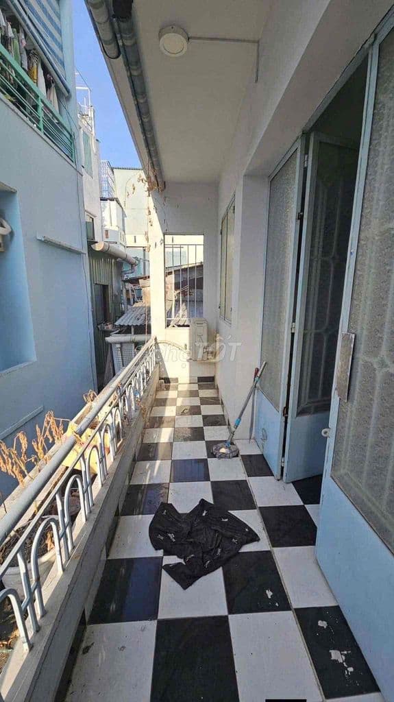 - NGUYỄN DUY P9 Q8 / DT ĐẤT 42M2 / TRỆT 2 LẦU ĐÚC BTCT