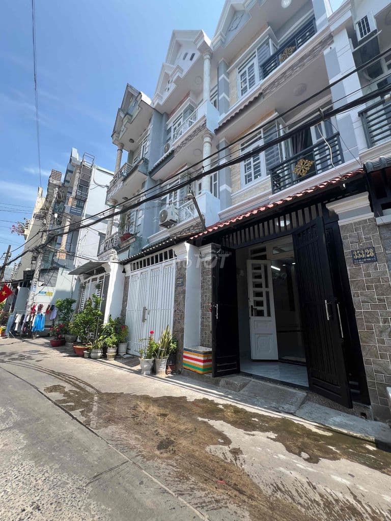 Nhà 2 lầu hẻm xe hơi Hiệp Thành 13, có 4PN 3WC. Giá 2,538 tỷ (còn TL)