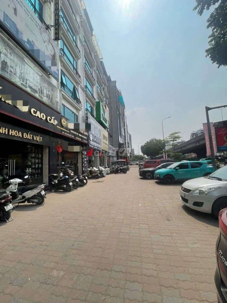 Tôi cần bán nhà mặt phố Nguyễn Xiển, 8tầng thang máy full nội thất