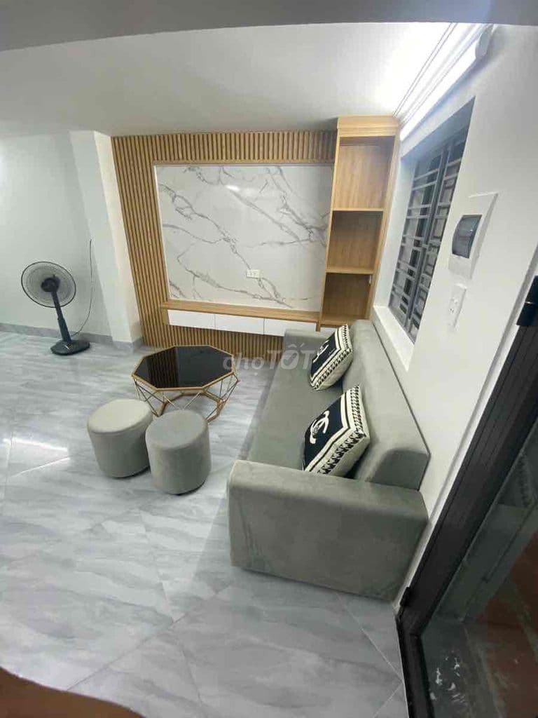 TT phố Tân Mai,3 thoáng,lô góc,ô tô đỗ chân cầu thang, full nội thất