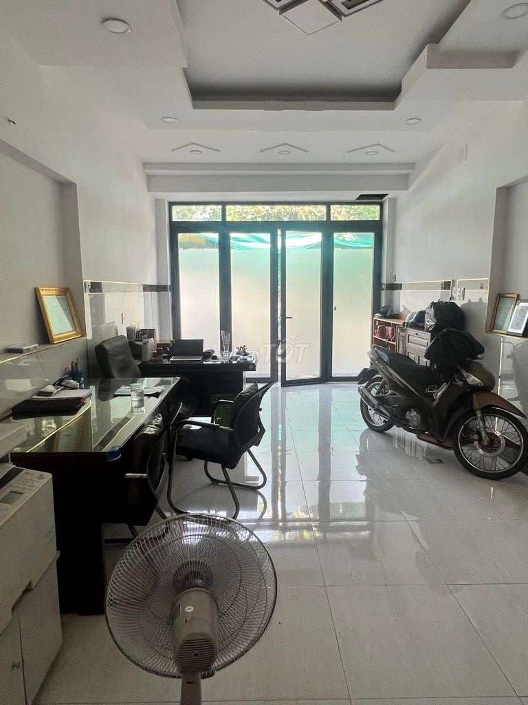 NHÀ NGON - HẺM XE HƠI TRÁNH