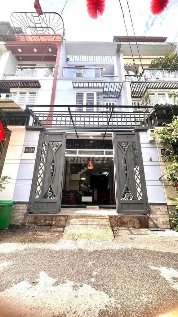 nhà mới , hem oto ,giá 5,3 tỷ
