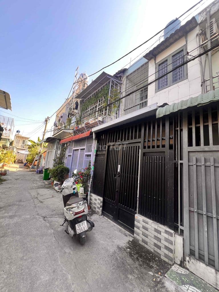 nhà 1 trệt 1 lầu Thạnh Lộc hẻm rộng