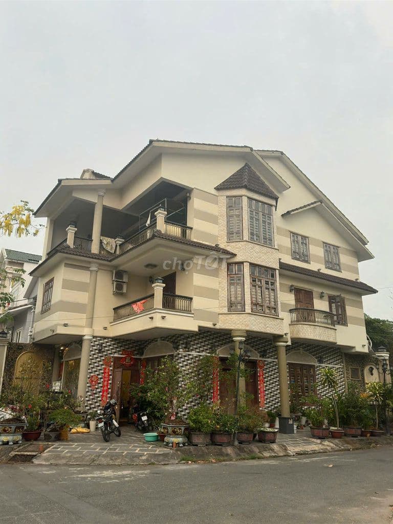 GIẢM 5 TỶ CẦN BÁN GẤP NHÀ 3 TẦNG GÓC 2 MT , DTCN 160M2 , GIÁ 15 TỶ