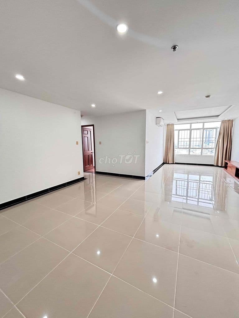 BÁN CĂN HỘ GIAI VIỆT Q8 115M2 2PN Y HINH SỔ HỒNG KÝ NGAY 5TY4